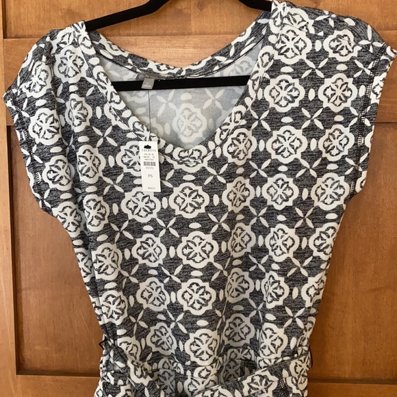 NWT Talbots dress. Lightweight, stretchy material. Pretty grey/white pattern. - Picture 4 of 5